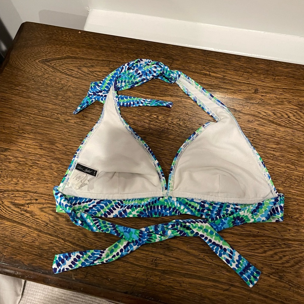 Bikini - Picture 3 of 6